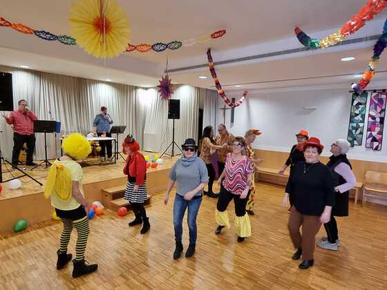 Faschingsfrühschoppen im Pfarrsaal